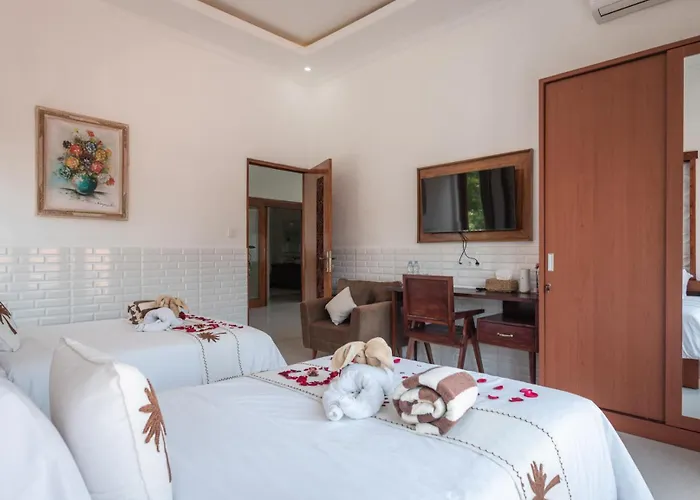Luxury 4br With Private Pool Near Villa *