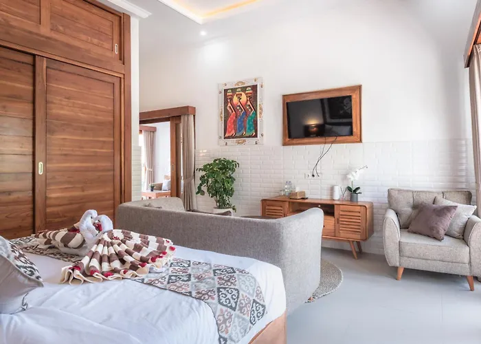 Luxury 4br With Private Pool Near Villa *