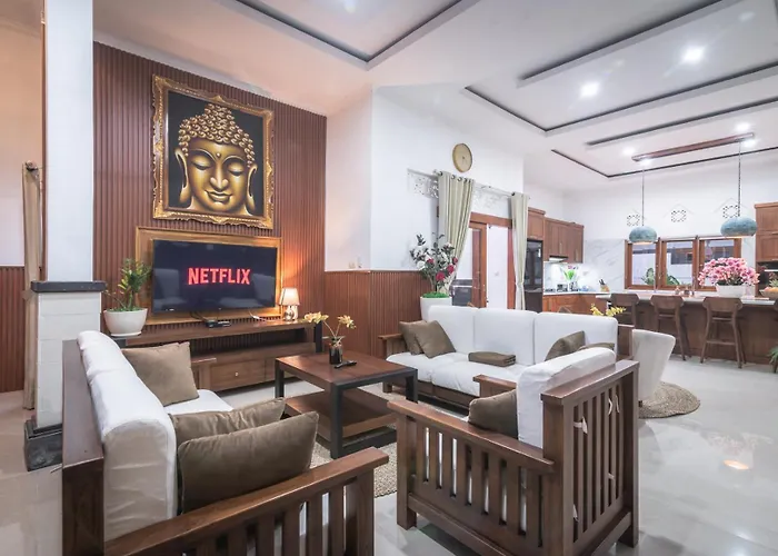 Luxury 4br With Private Pool Near Lovina