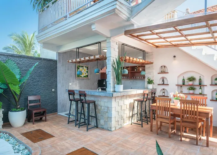 Luxury 4br With Private Pool Near Lovina