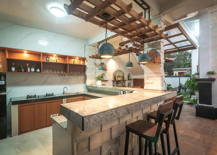 Luxury 4br With Private Pool Near